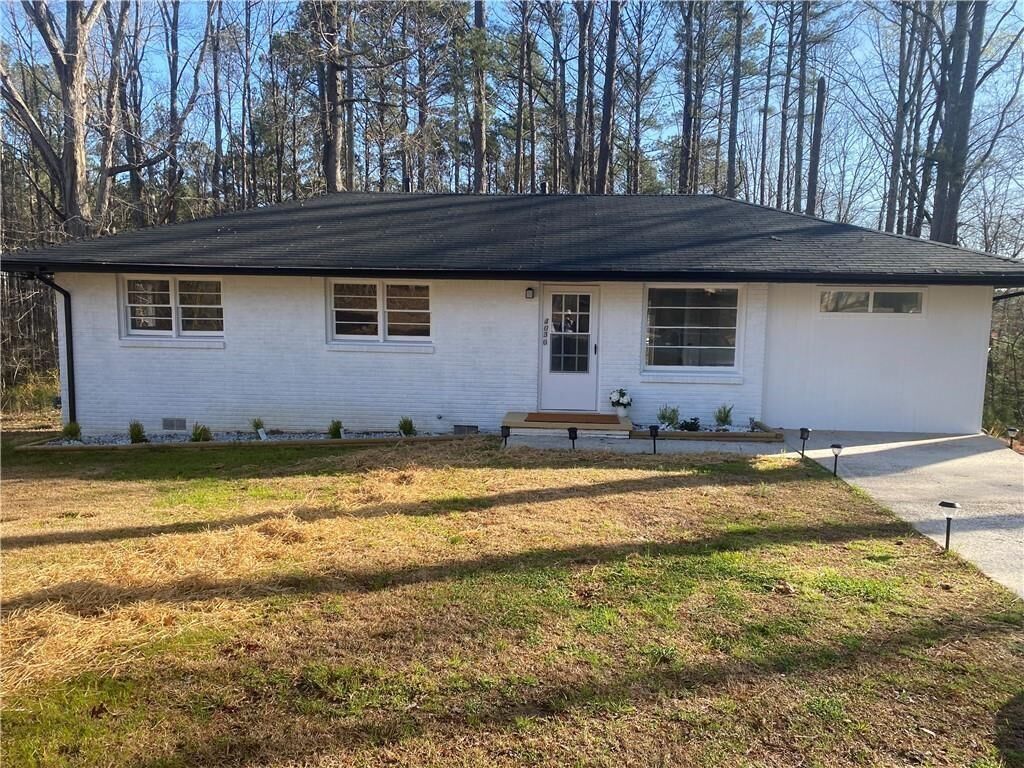 Property Photo: 4030 Stonewall Tell Road GA 30349