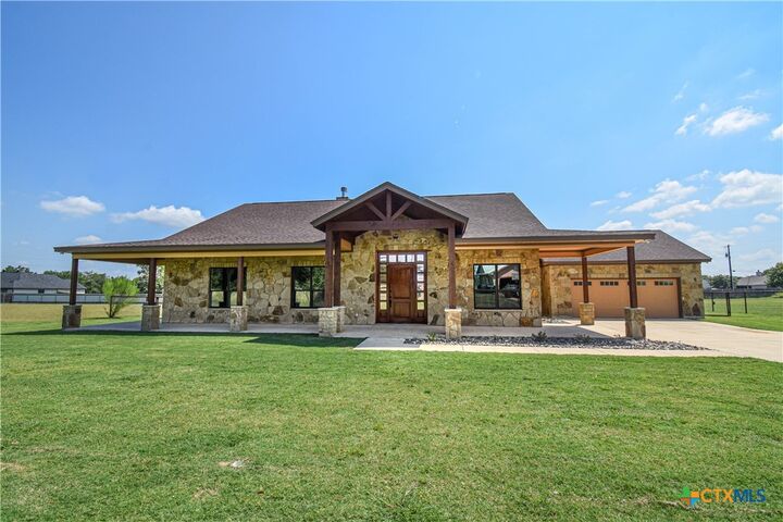 Property Photo: 2178 Southbend Road TX 76571