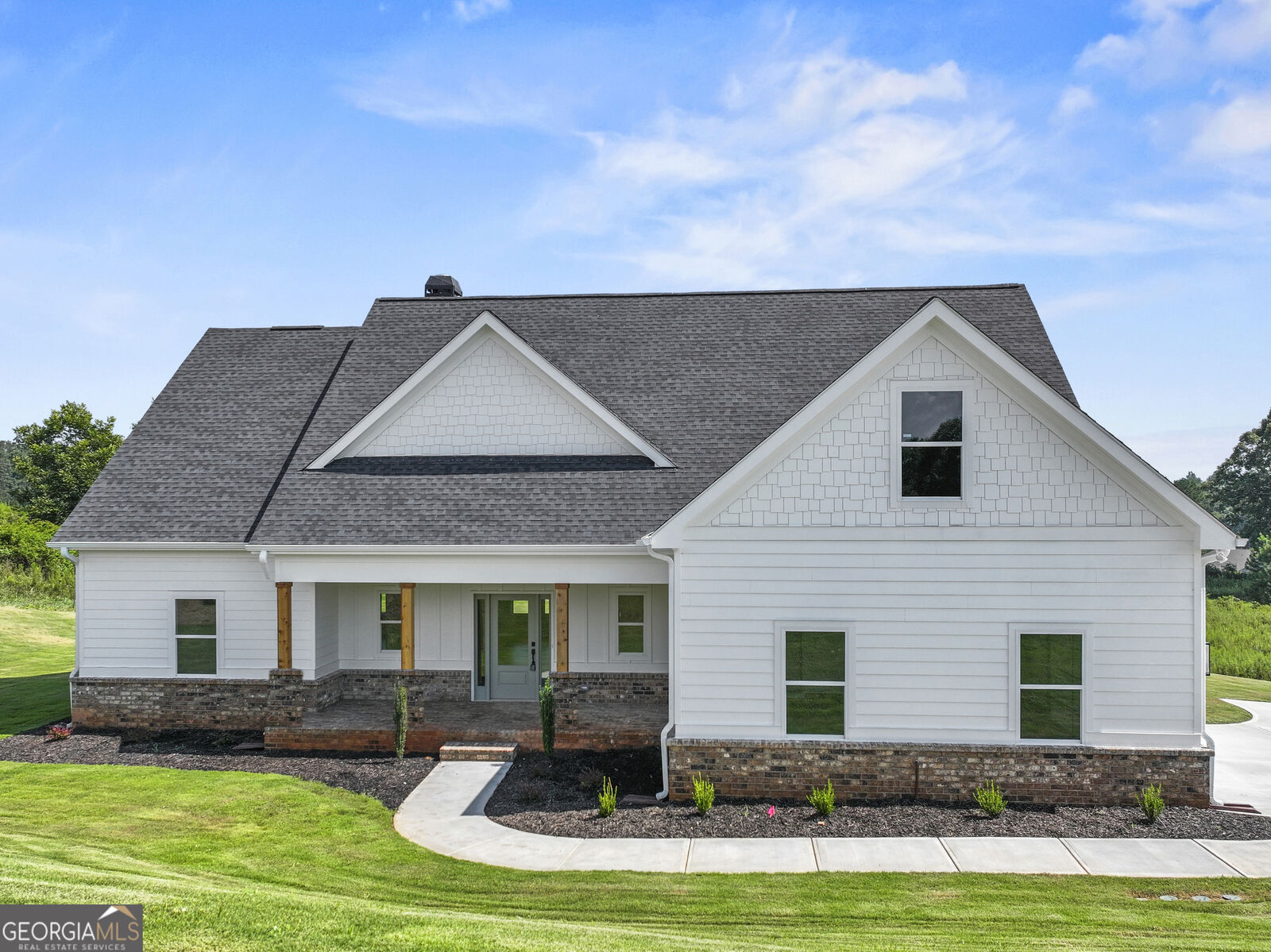 Property Photo: 323 Sweetgrass Drive GA 30535