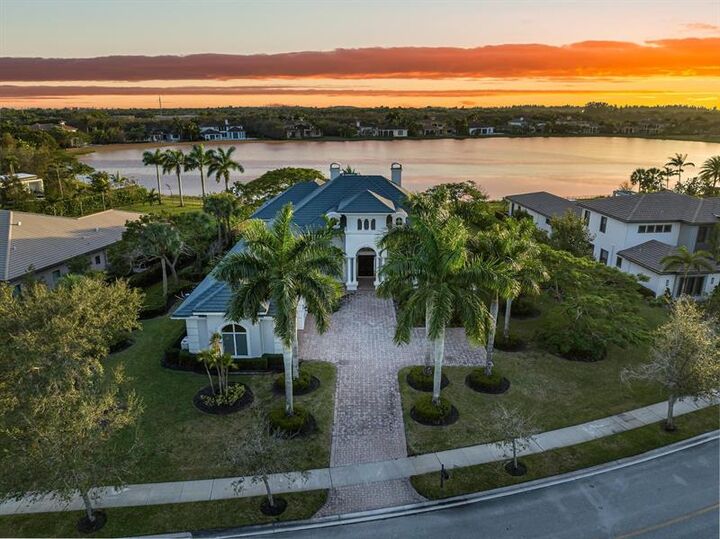 Property Photo:  3111 Lake Ridge Ln  FL 33332 
