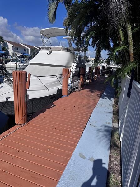 Property Photo: 2700 NE 16th St FL 33062