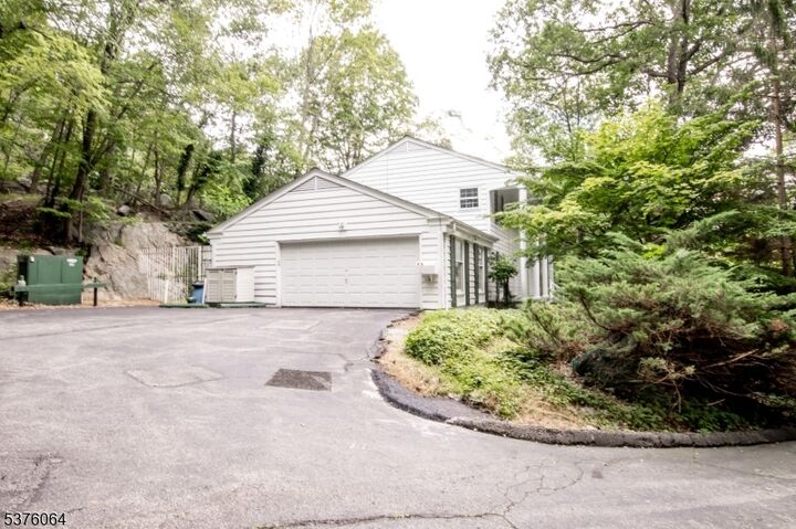 Property Photo:  81 Old Cow Pasture Ln  NJ 07405 