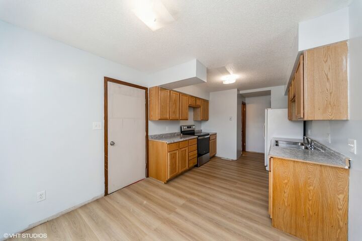 Property Photo:  935 Breezewood Circle  IA 50009 