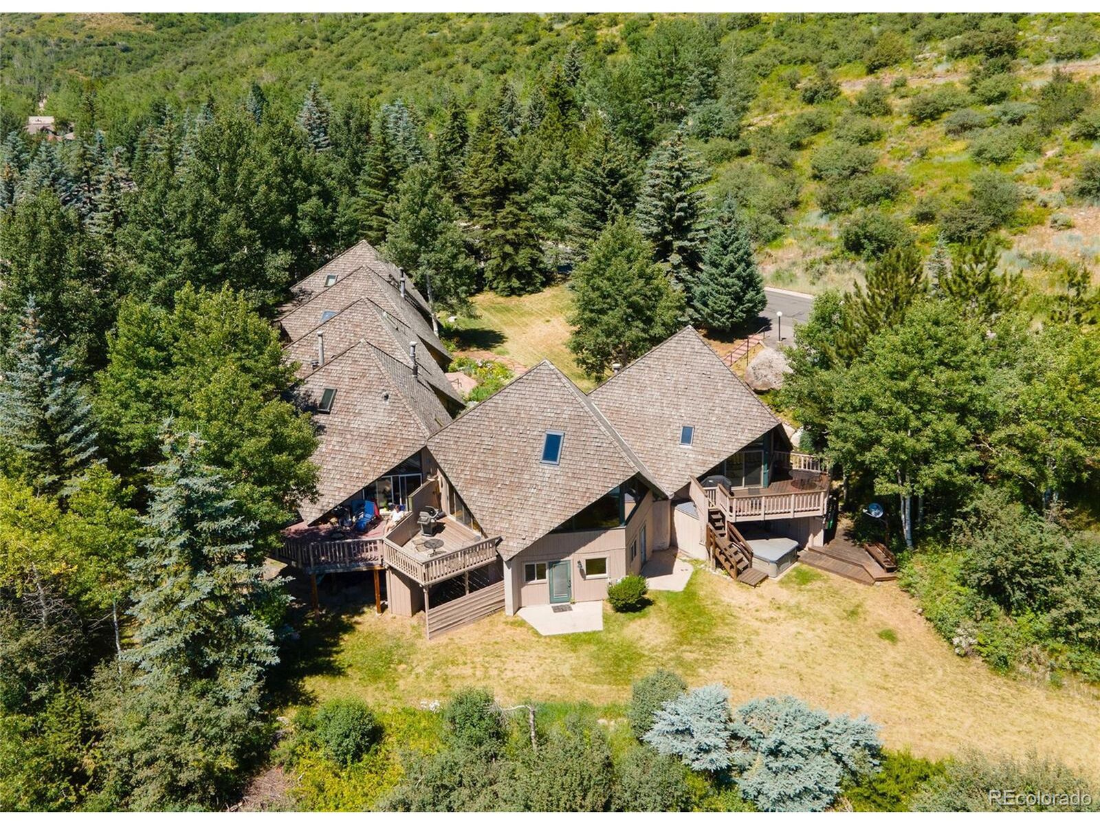 Property Photo:  