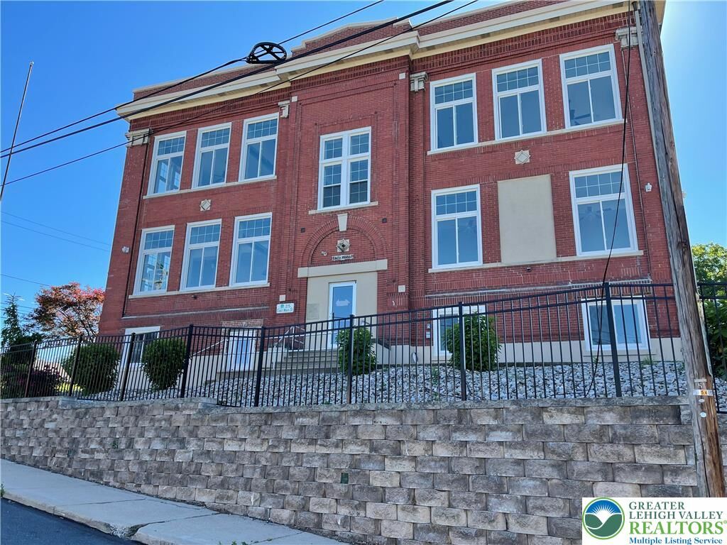 Property Photo: 216 Penn Street 10 PA 18014