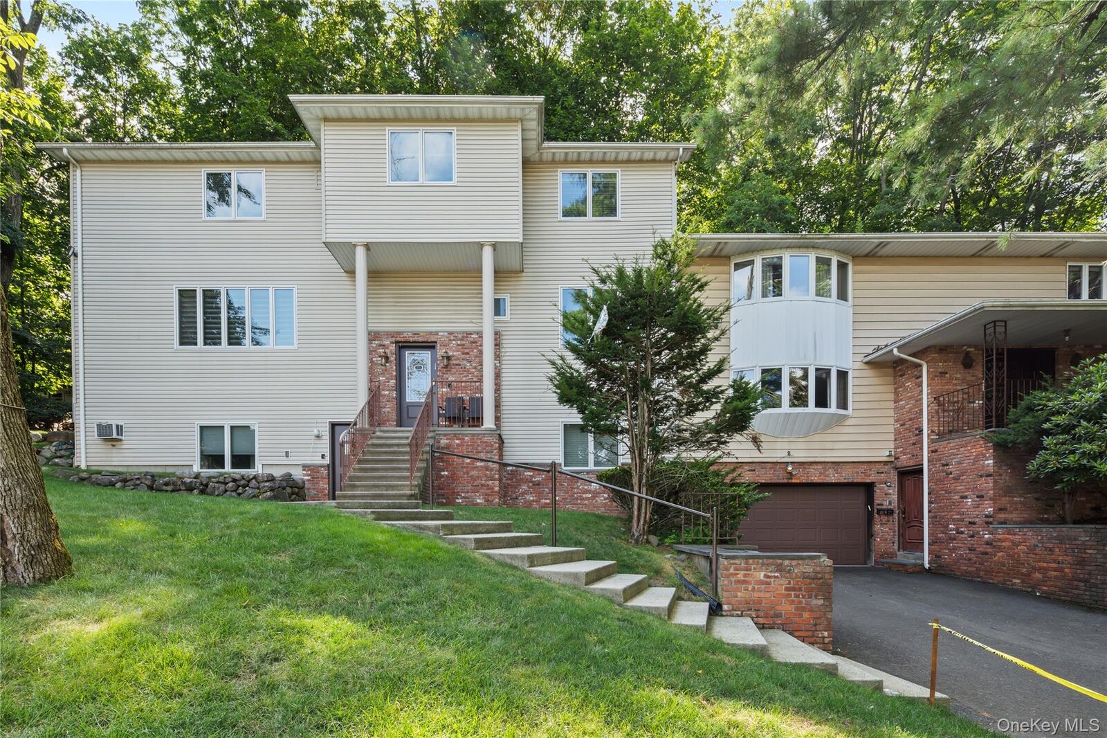 Property Photo:  8 Harvest Court  NY 10952 