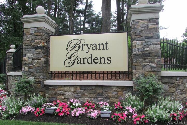 Property Photo:  8 Bryant Crescent 1A  NY 10605-2636 