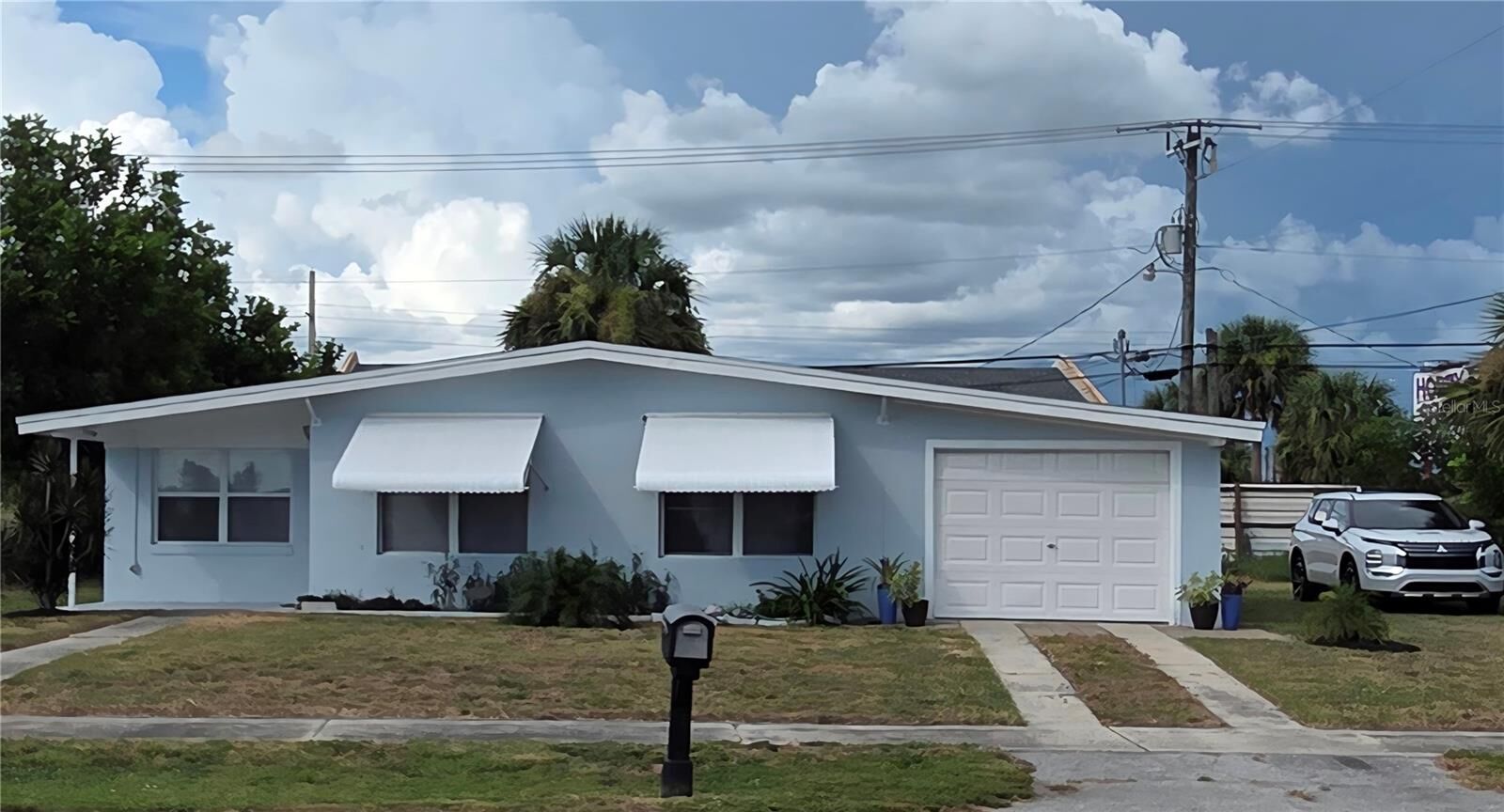 Property Photo: 141 Duxbury Avenue FL 33952