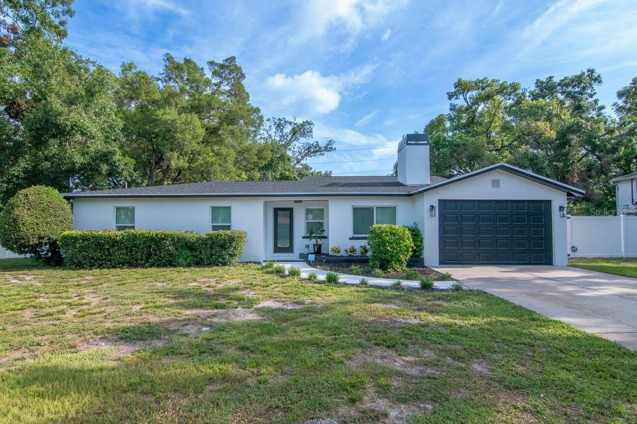 Property Photo: 1425 W Termino Street FL 33612