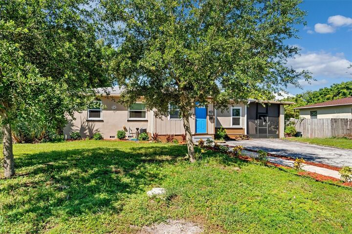 Property Photo: 1230 32nd Street N FL 33713