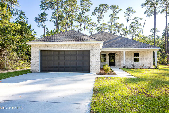 Property Photo: 625 Oak Street MS 39564