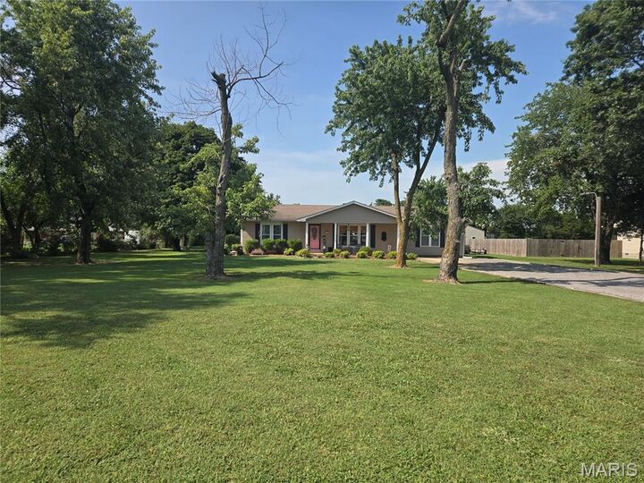 419 Lynn Street  Sikeston MO 63801 photo