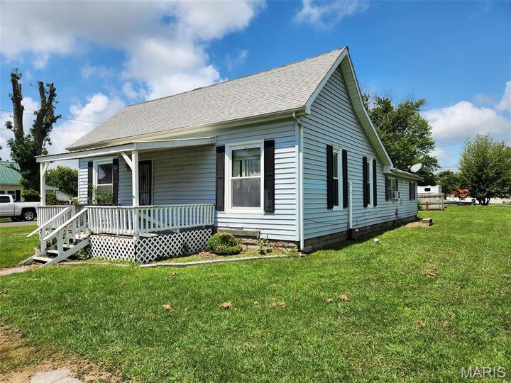 Property Photo:  401 E Washington Street  MO 63382 