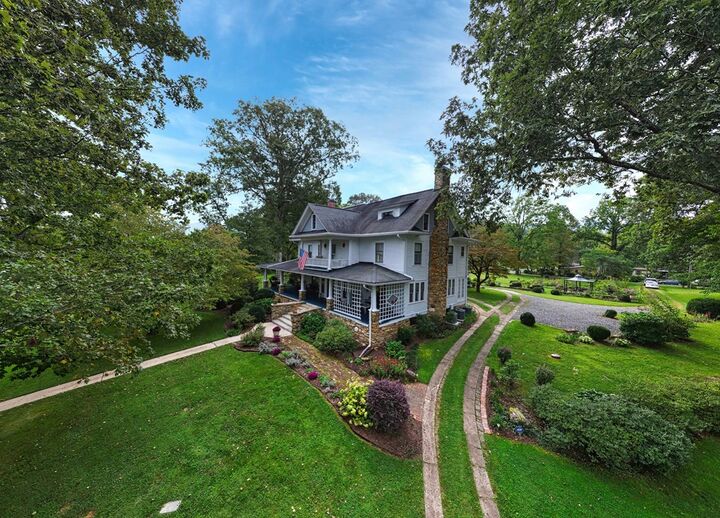 Property Photo: 1194 Main Street NC 28901