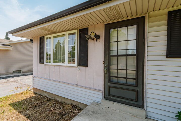 Property Photo:  6924 Revere Rd  WI 53402 