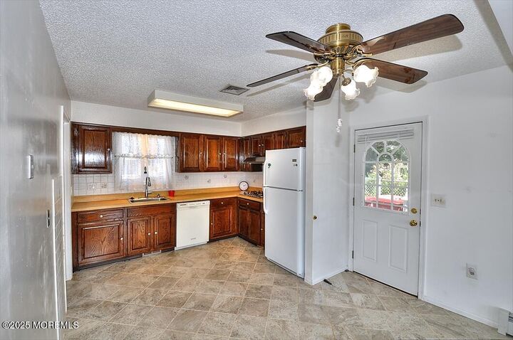 Property Photo:  46 Amherst Drive  NJ 08721 