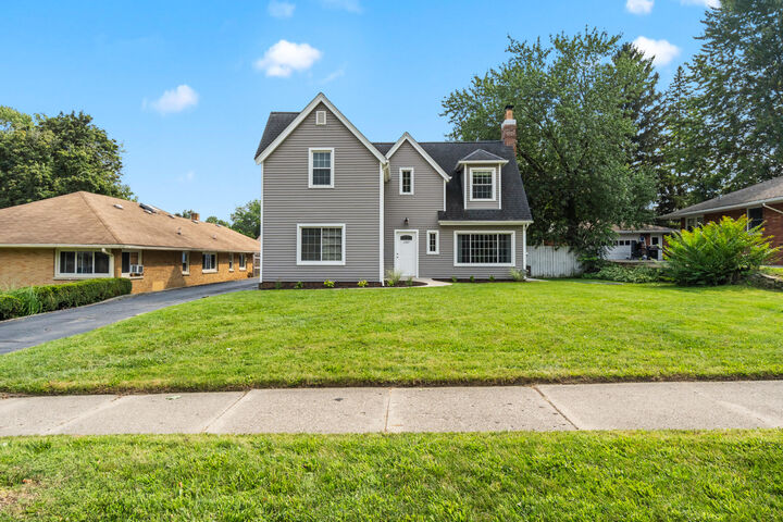 Property Photo: 1307 W Morrell Street MI 49203