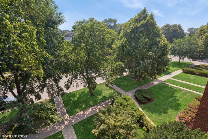 Property Photo:  2150 Sherman Avenue 4C  IL 60201 