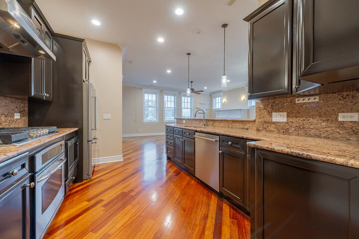 Property Photo: 35 S Racine Avenue 5sw IL 60607