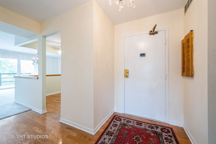 Property Photo:  7131 N Caldwell Avenue 5S  IL 60646 