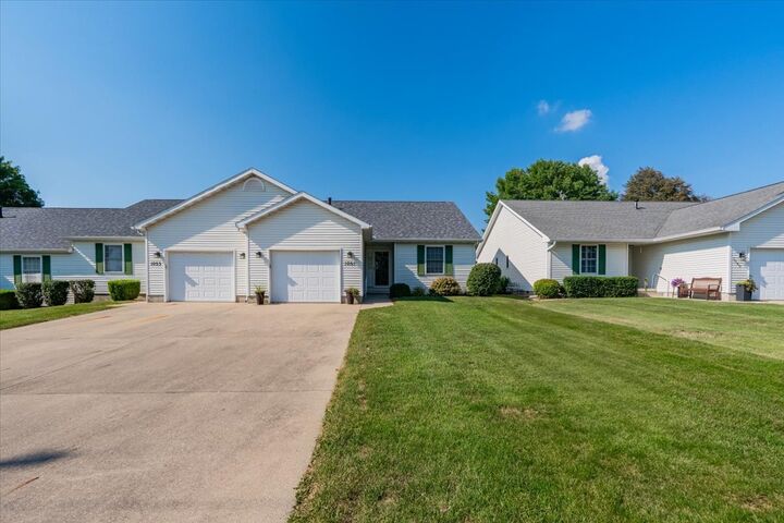 1051 Kleemann Drive  Clinton IL 61727 photo
