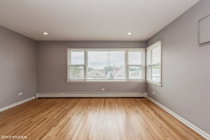 Property Photo:  2605 N 72nd Court 3  IL 60707 
