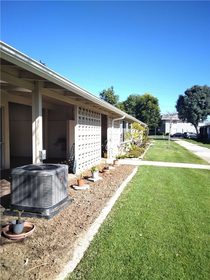 Property Photo:  13061 Del Monte Dr 277C M-11  CA 90740 
