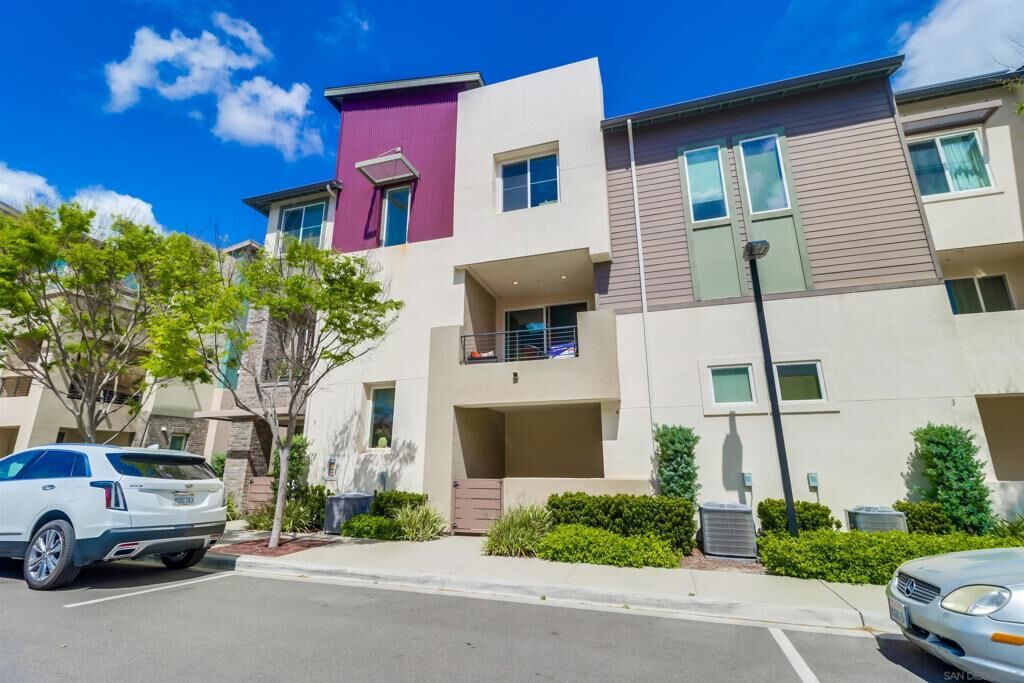 Property Photo:  1875 Observation Way  CA 91915 