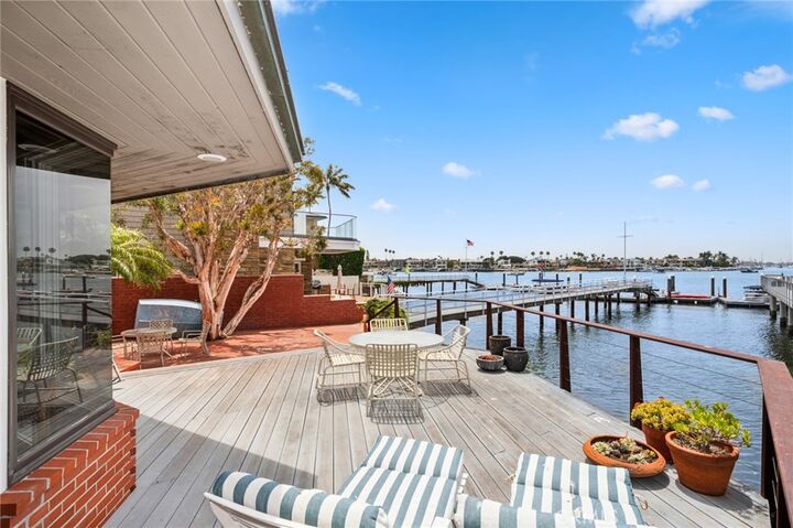 Property Photo: 107 Bayside Place CA 92660