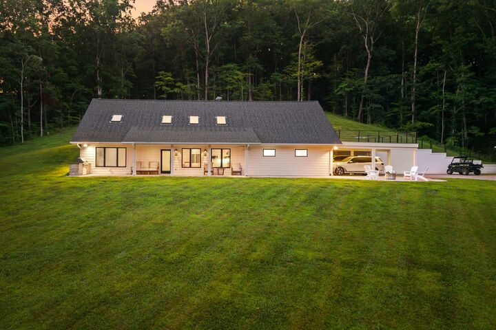Property Photo: 5204 Drury Ln TN 37064