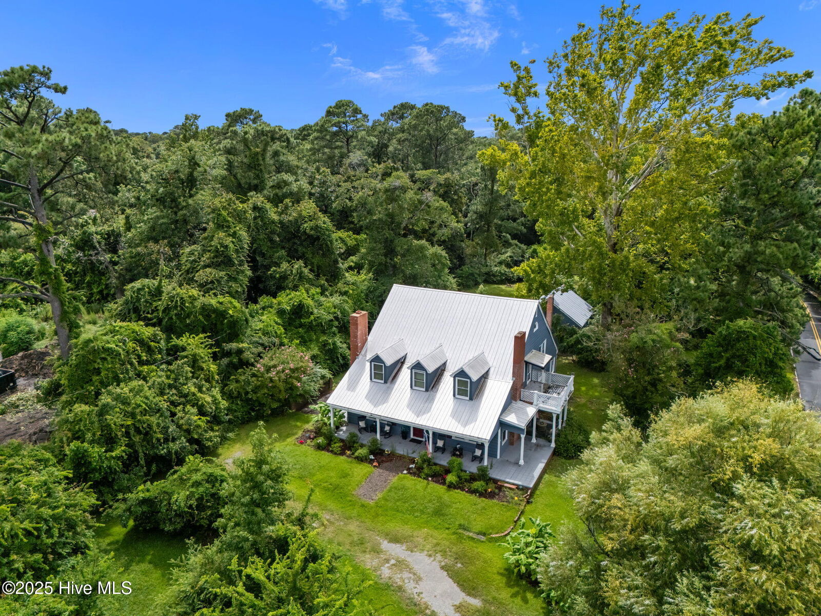Property Photo: 120 Yorktown Drive NC 28401
