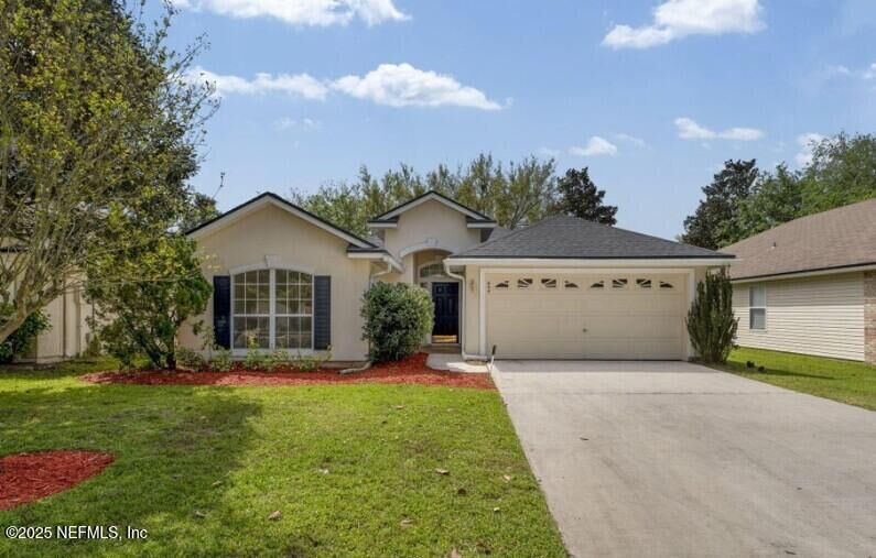 Property Photo: 844 Mackenzie Circle FL 32092