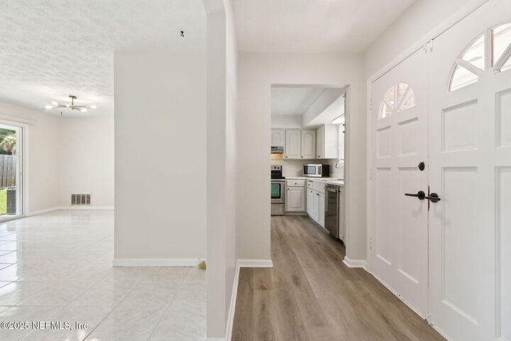 Property Photo: 3161 San Salvadore Avenue FL 32246