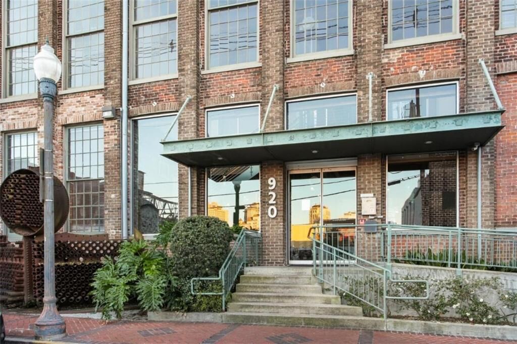 Property Photo:  920 Poeyfarre Street 409  LA 70130 