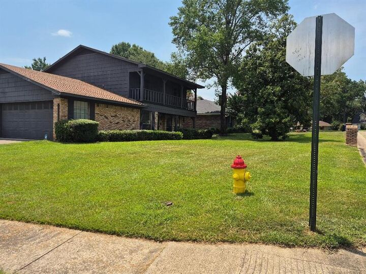 Property Photo:  2401 Windbrooke Court  LA 71118 