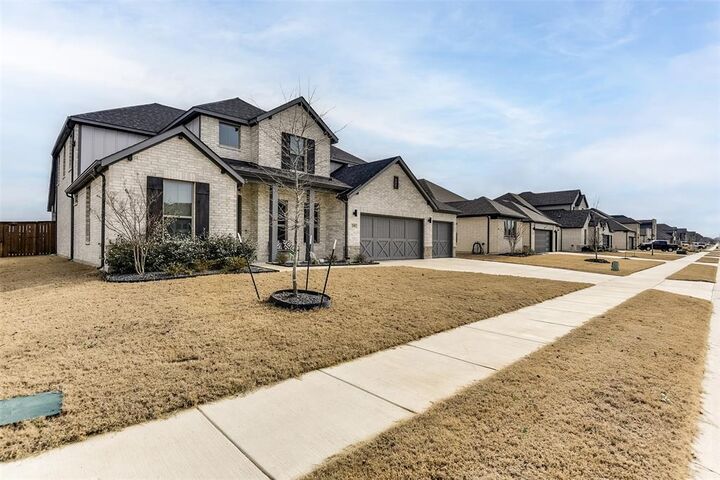 Property Photo:  235 Half Moon Drive  TX 75165 