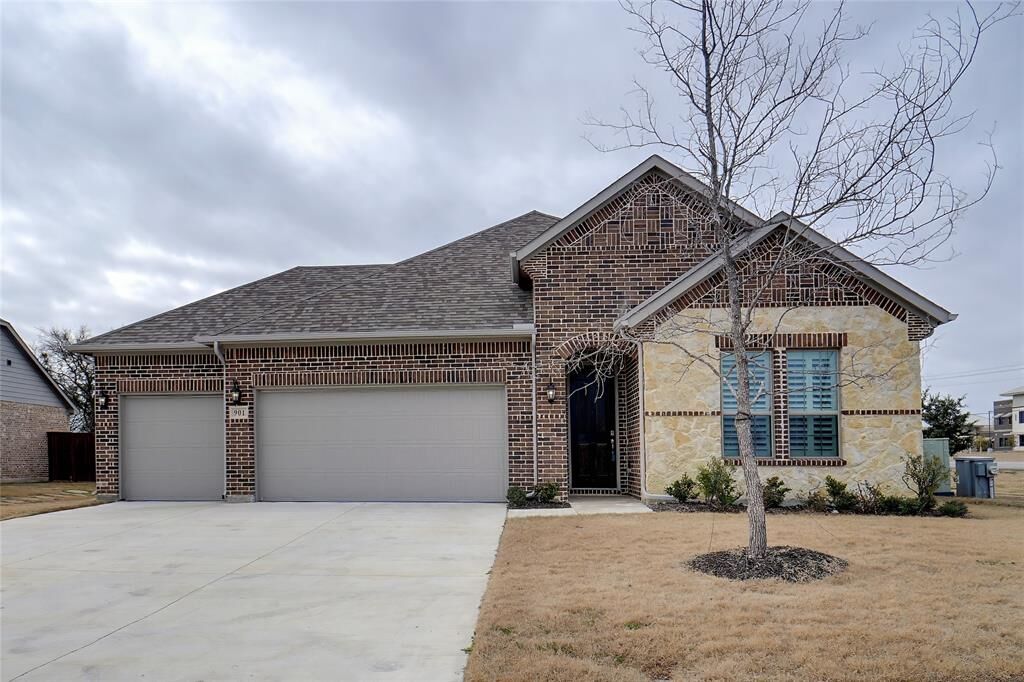 Property Photo: 901 Little Gull Drive TX 75126