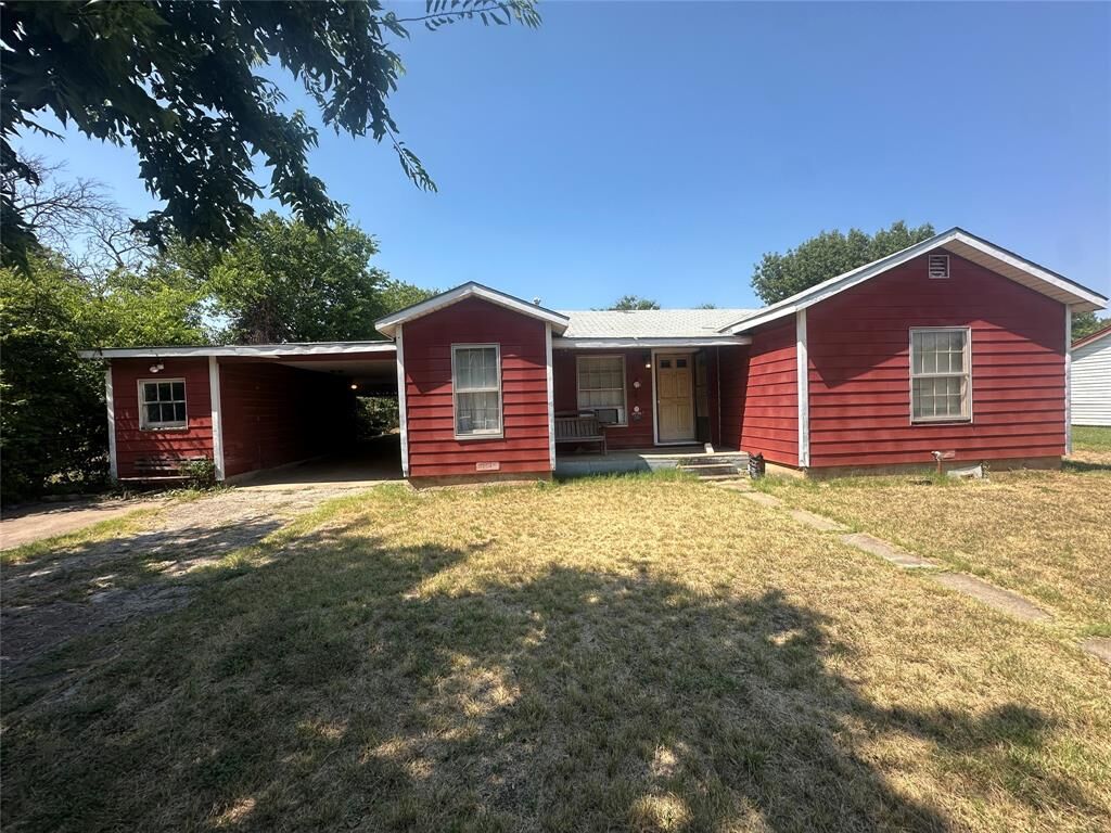 Property Photo: 5804 Isbell Street TX 76114