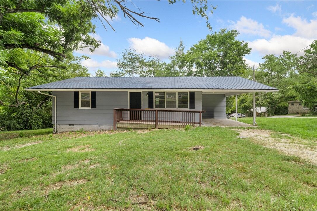 Property Photo: 801 N Rowland Street AR 72601