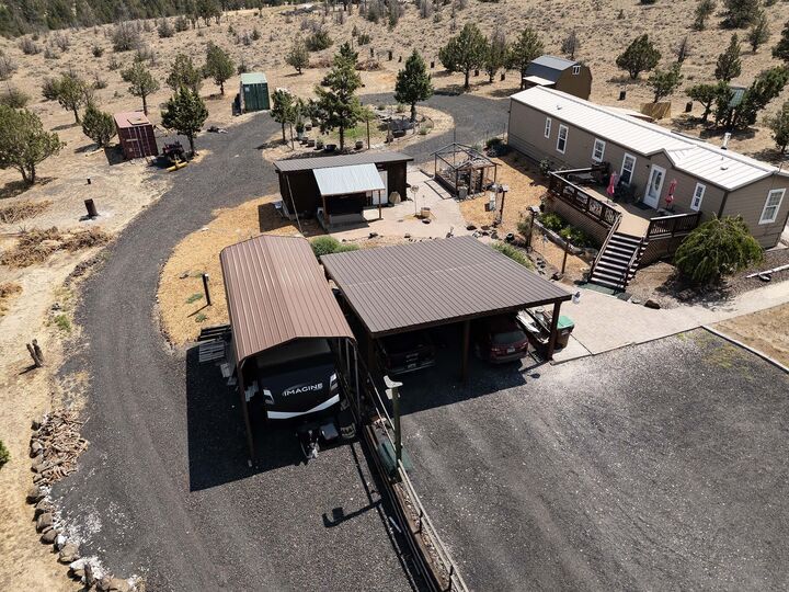 Property Photo: 14896 SE Lee Way OR 97754