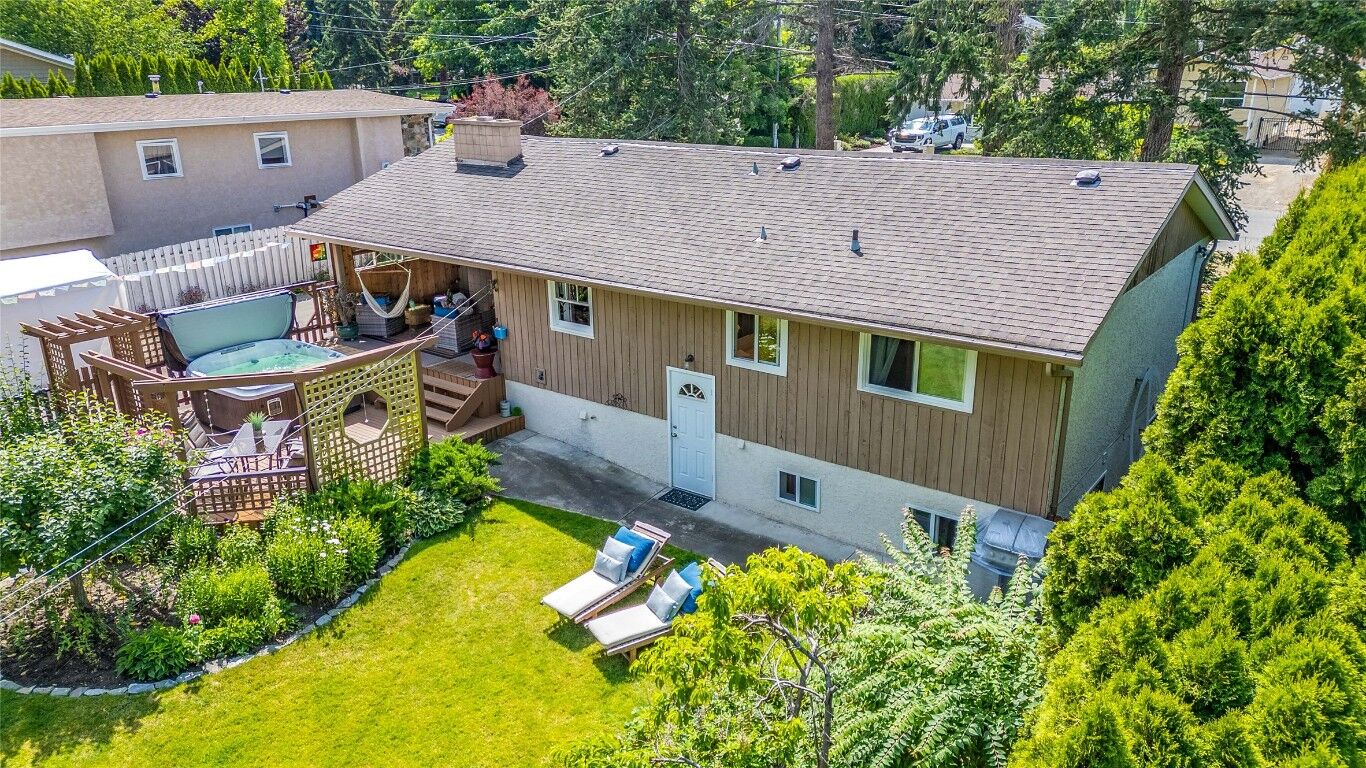 Photo de la propriété:  824 Raymer Road  BC V1W 1J8 