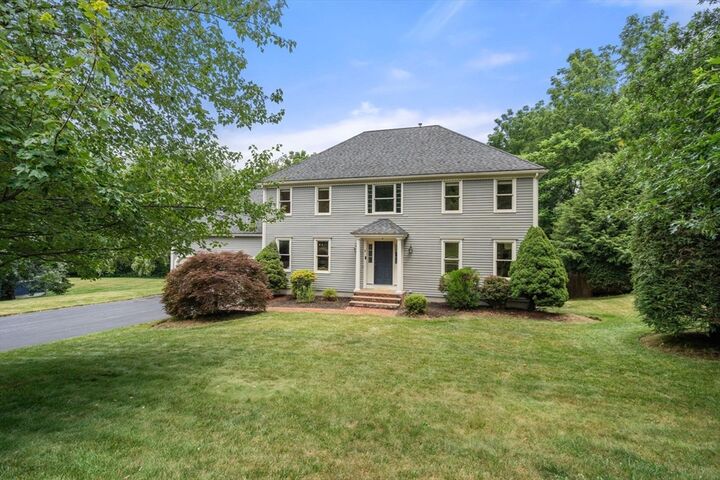 Property Photo:  8 Piccadilly Way  MA 01581 