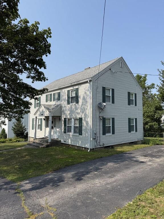 Property Photo:  37-39 Pocasset Ave  MA 01606 
