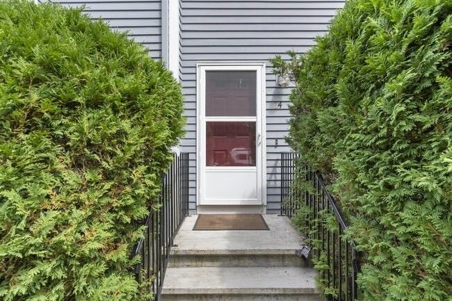 24 Pinecrest Vlg 24  Hopkinton MA 01748 photo