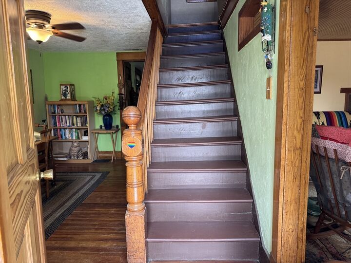 Property Photo: 260-1/2 Davis St MA 01301