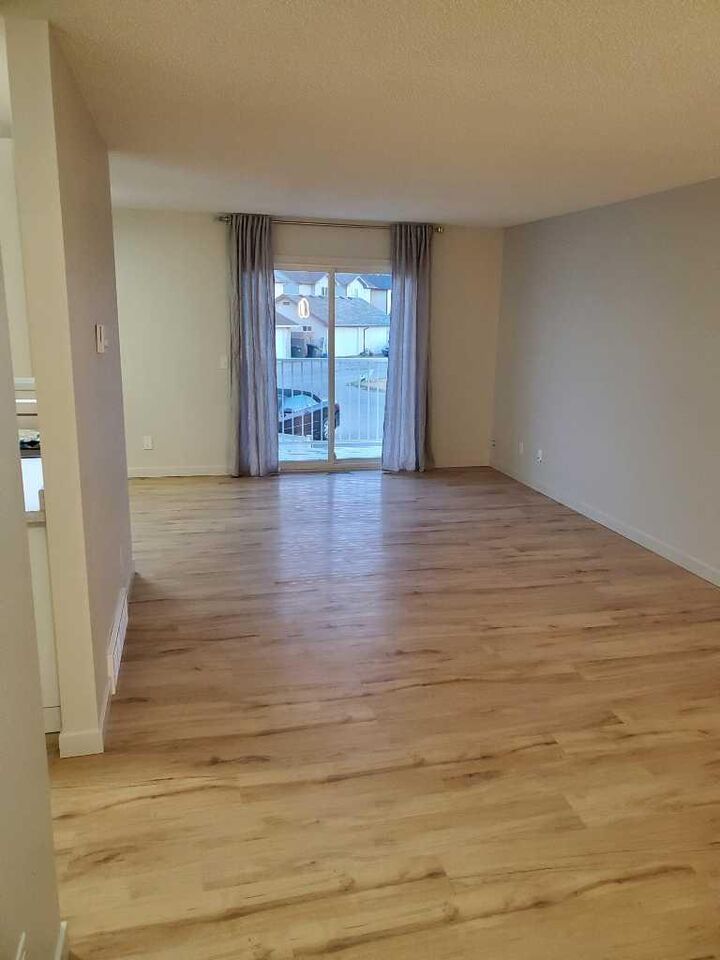 Photo de la propriété: 1815C 5 Avenue SE C AB T2V 1Y2