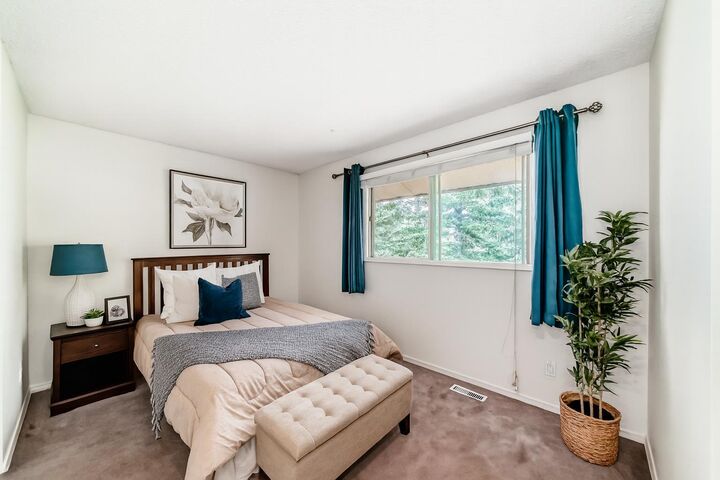 Property Photo: 2520 Palliser Drive SW 306 AB T2V 2S9