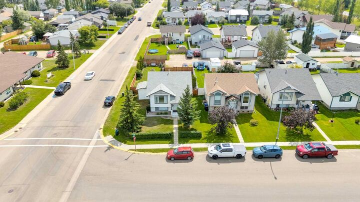 Property Photo:  2029 Minto Street  AB T0M 1R0 