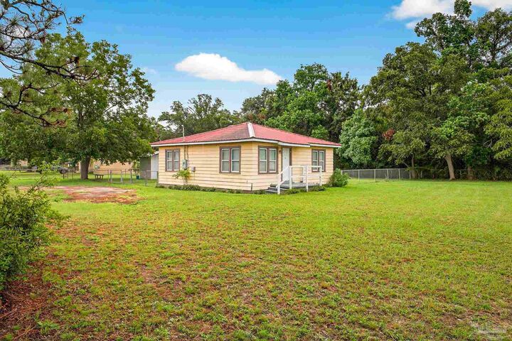 Property Photo:  1412 Gulf Beach Hwy  FL 32507 