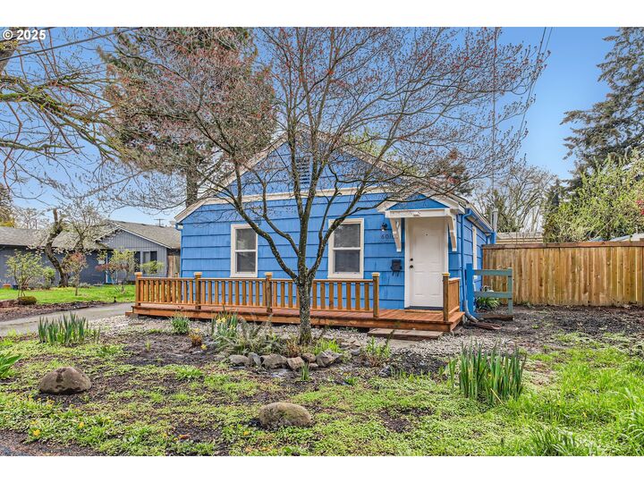 Property Photo: 6016 NE Alberta St OR 97218